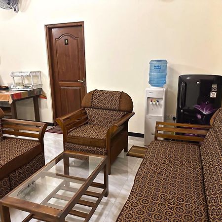 Lahiru Airport Villa Andiambalama Ngoại thất bức ảnh