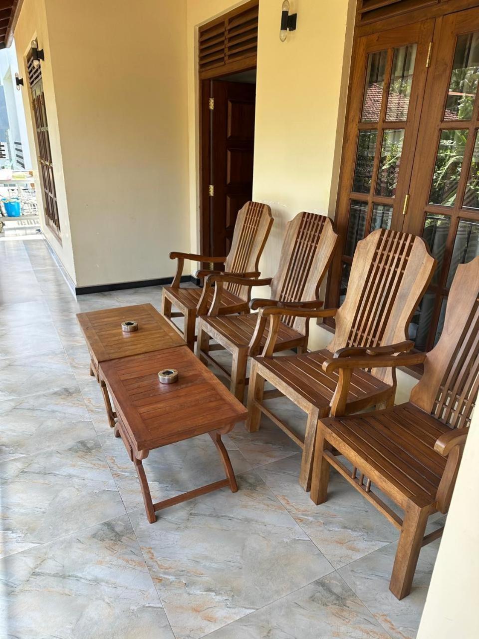 Lahiru Airport Villa Andiambalama Ngoại thất bức ảnh