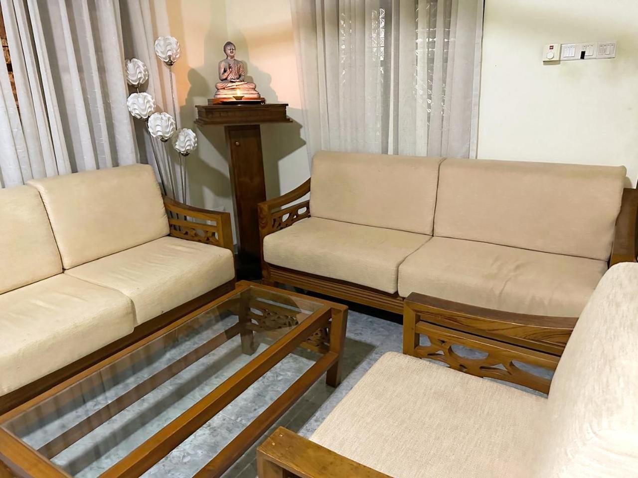 Lahiru Airport Villa Andiambalama Ngoại thất bức ảnh